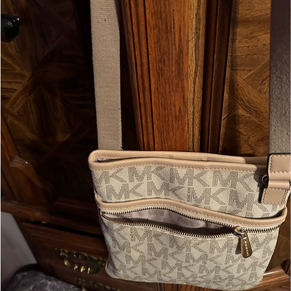 Michael Kors Crossbody Bag